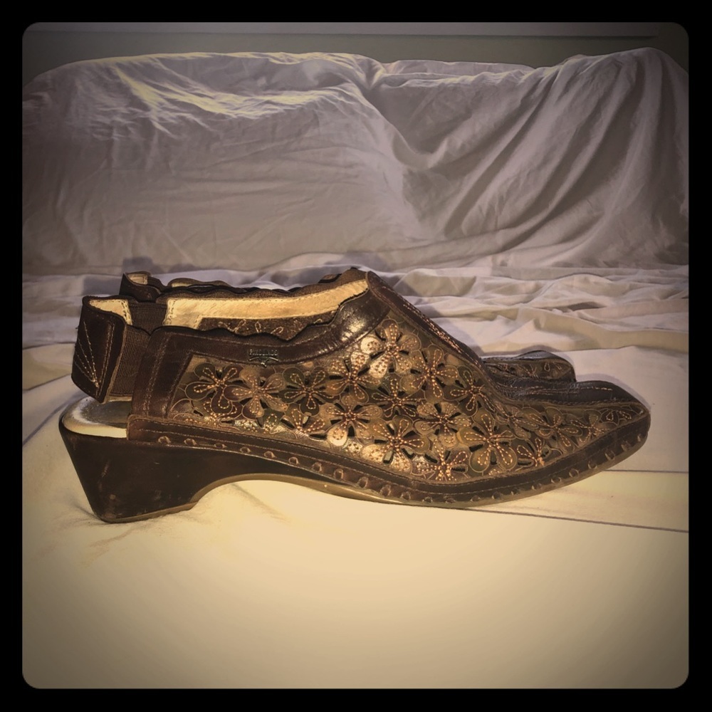 Pikolinos Romana Floral Cutout Woven Slingbacks